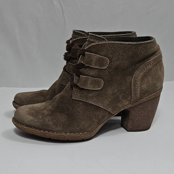 Clarks Artisan Carleta Lyon Mushroom Brown Suede Leather Lace Up Ankle Bootie - Picture 4 of 16